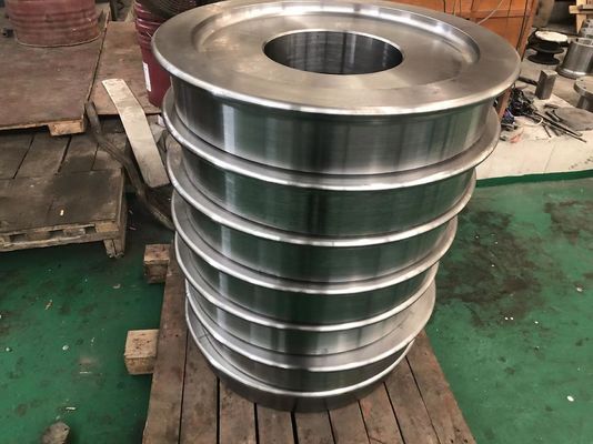 কেনা গরম ইস্পাত নকল রেল চাকা 12 ইঞ্চি 4140 উপাদান 490 Hb কঠোরতা online manufacture